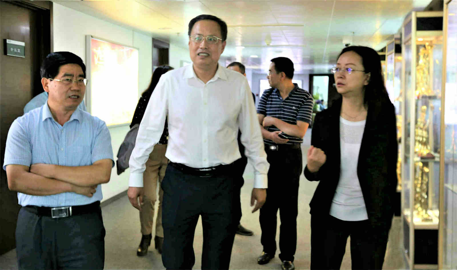 青海省广播电影电视局局长申红兴一行调研山影集团