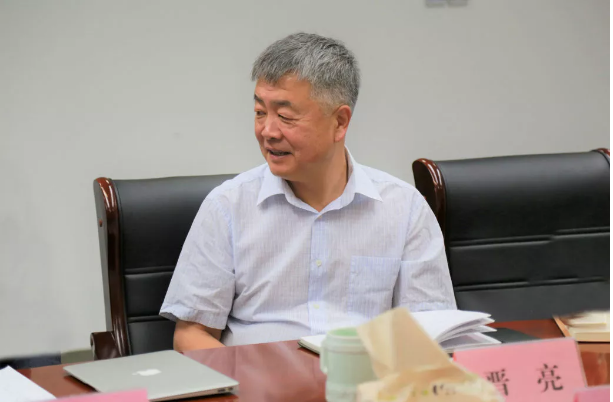 省委宣传部副部长、省电影局局长程守田到麻豆在线
调研