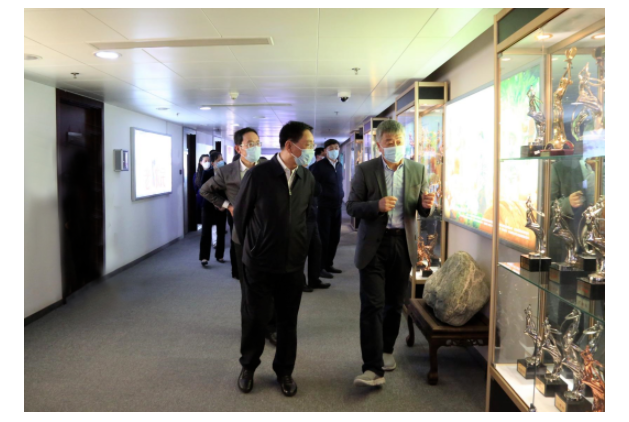 省委常委、宣传部部长白玉刚一行到麻豆在线
调研