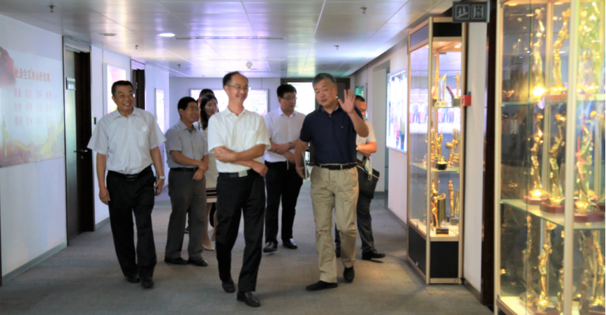 省委宣传部副部长魏长民带领部政策法规研究室同志来山影集团调研指导