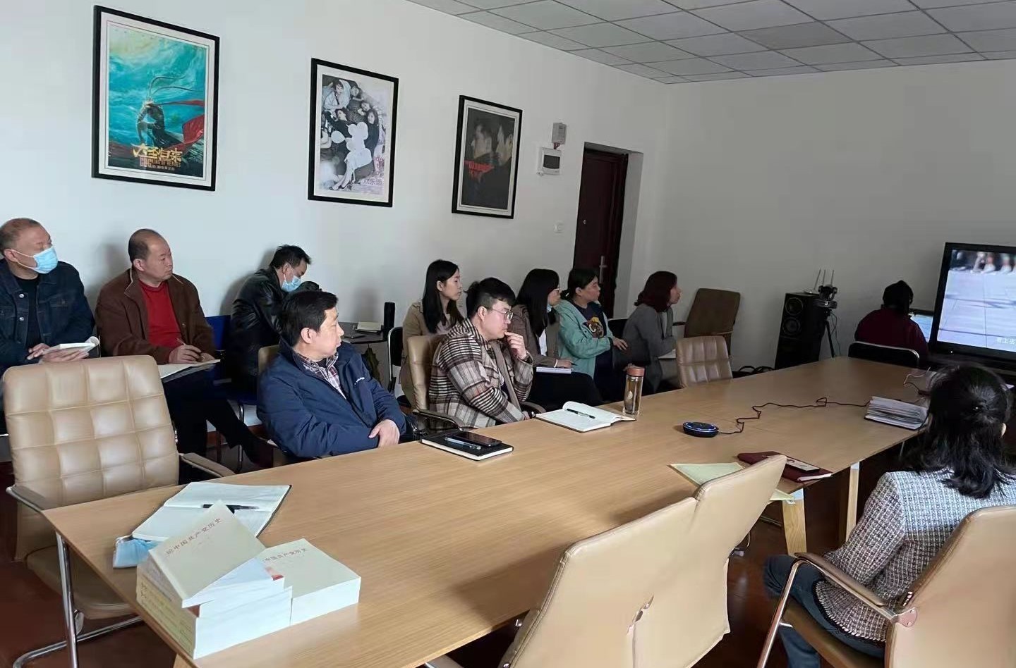 山东影视制作股份有限公司党支部组织党员收看建党百年专题片《百炼成钢》