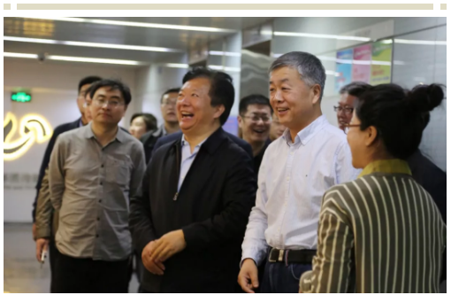 青岛市北区区委书记郑德雁一行到麻豆在线
调研