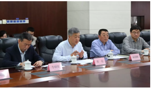 青岛市北区区委书记郑德雁一行到麻豆在线
调研