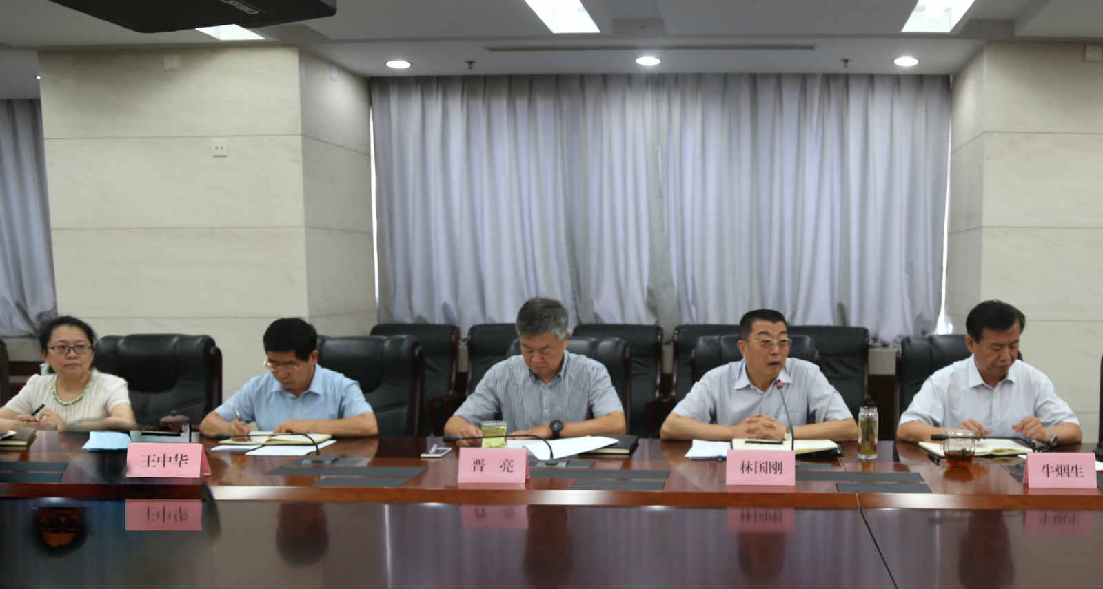 山影集团召开2018年上半年工作总结会 山影集团召开2018年上半年工作总结会